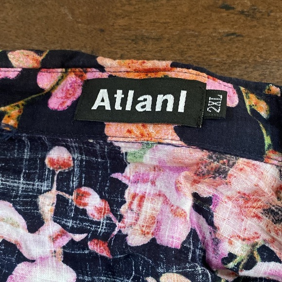 Flower button down - Picture 2 of 2